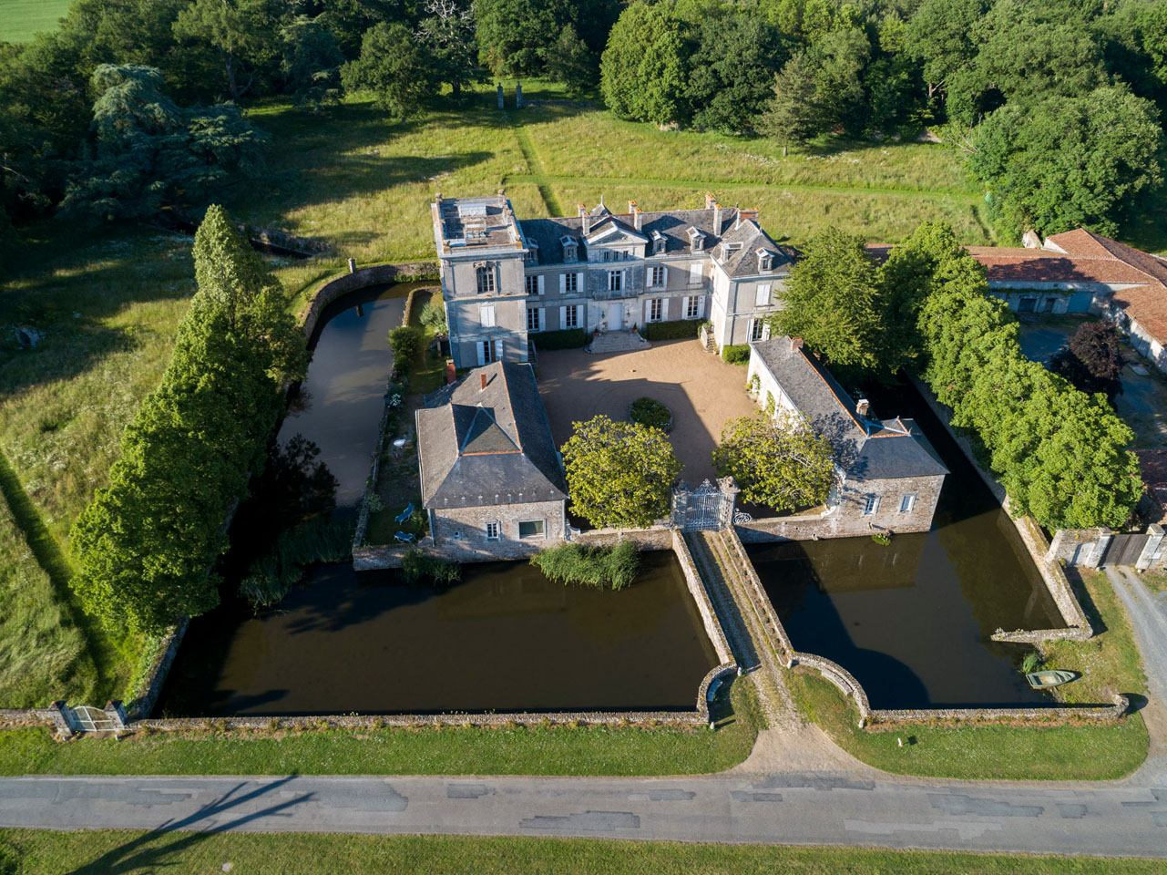 chateau de la berriere a barbechat, divatte sur Loire. chateau du vignoble nantais.